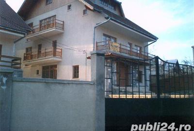 Casă cu 8 camere cu Teren 2500 Mp în Cornu - 4