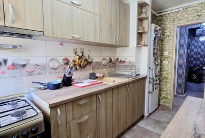 Apartament cu 3 camere semidecomandat, mobilat în Colentina - 13