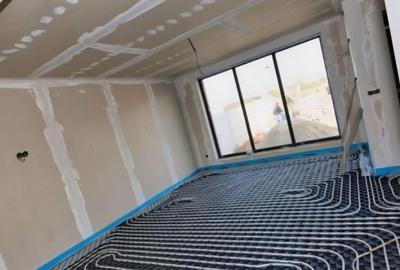 Casă cu 5 camere cu Teren 400 Mp în Central