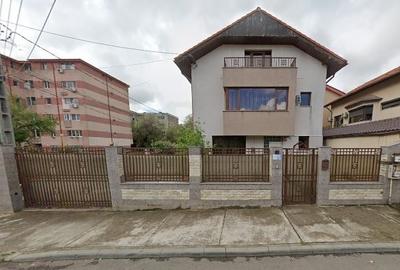 Casă individuală cu 6 camere cu Canalizare în Inel II - 1