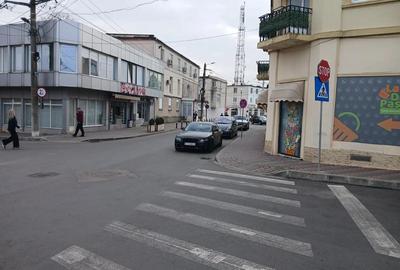Spațiu comercial, de 30 mp, în Central - 3