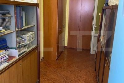 Casă cu 4 camere cu Teren 200 Mp în Central - 1