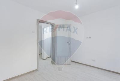 Apartament cu 4 camere decomandat în Centrul Civic - 4