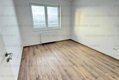 Apartament cu 3 camere decomandat în Tractorul - 1