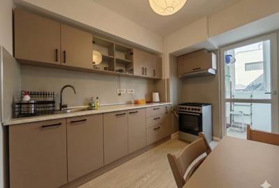 Apartament cu 3 camere decomandat, mobilat în P-ța Victoriei - 6