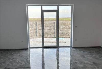 Casă cu 3 camere în Diniaș - 2