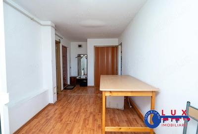 Apartament cu 2 camere decomandat în C5 - 13