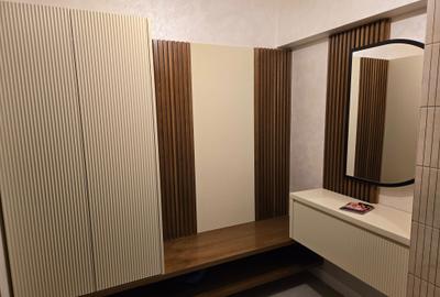 Apartament cu 3 camere decomandat în Central - 1