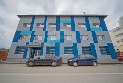 Cladire de inchiriat - 24 de camere | Ideala pentru muncitori | - 1