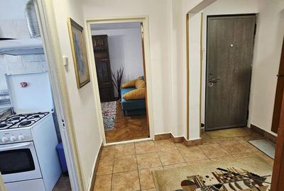 Apartament cu 2 camere decomandat, mobilat în Ultracentral