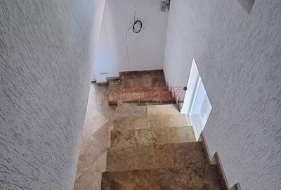 Casă cu 6 camere cu Teren 30 Mp în Apărătorii Patriei - 12