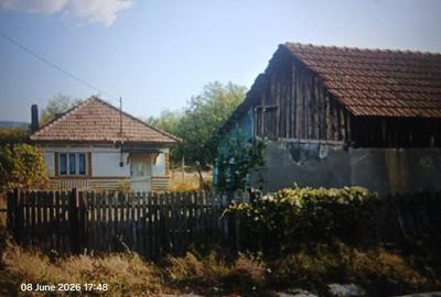 Casă cu 2 camere cu Teren 1000 Mp în Săsenii Vechi