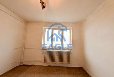 Tomis Nord - 2 Camere decomandat cu balcon pregatit de renovare - 14