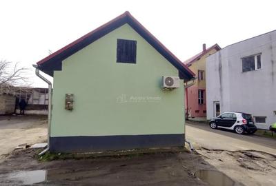 Spațiu comercial, de 40 mp, în Central - 11