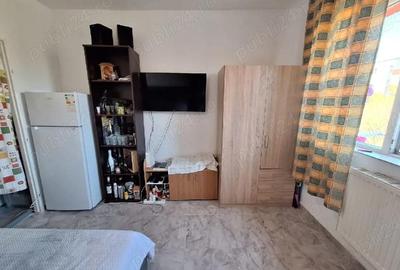 Garsonieră decomandată în UMT - 3