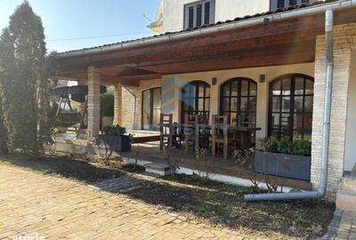 Casă cu 4 camere cu Teren 1220 Mp în Central - 3