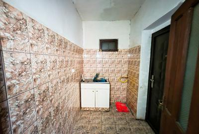 Casă cu 10 camere cu Teren 265 Mp în Găvana - 9