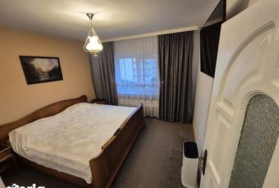 Apartament cu 3 camere decomandat în Central - 3