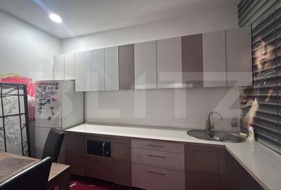 Spațiu comercial, de 100 mp, în Central - 4