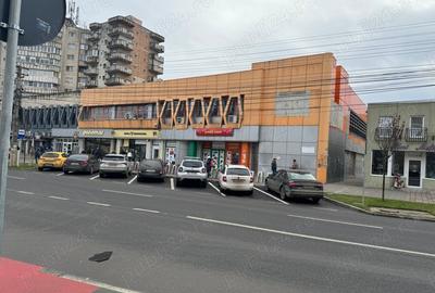Spațiu comercial, de 1,050 mp, în Central - 2