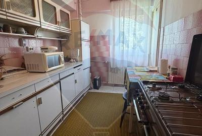 Apartament cu 3 camere decomandat în Bordei - 2