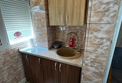 Apartament cu 3 camere semidecomandat în Central - 18