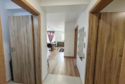 Apartament cu 2 camere decomandat, mobilat în Tractorul - 12