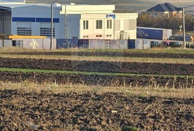 Teren de 6100 mp, în Stroiești - 2