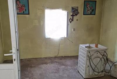 Casă cu 3 camere în Dezești - 1