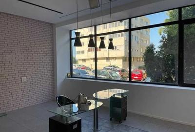 Poarta 6-spatiu comercial finisat modern cu 2 intrari