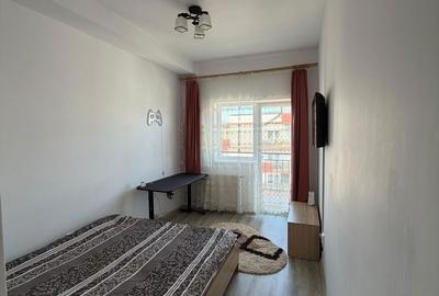 Apartament cu 3 camere semidecomandat în Central - 1