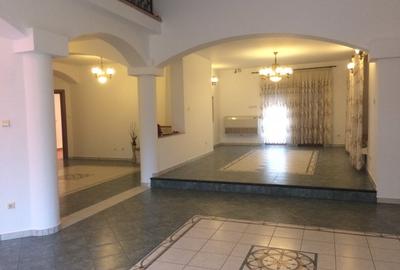 Casă individuală cu 9 camere cu Canalizare în Băneasa - 3