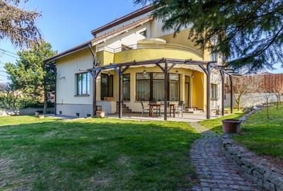 Casă individuală cu 5 camere cu Canalizare în Europa - 1