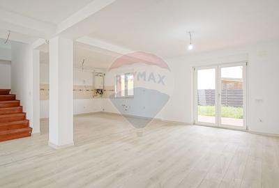 Comision 0 | Casa insiruita de vanzare in Sanpetru Comision 0 | Casa insiruita de vanzare in Sanpetru - 9