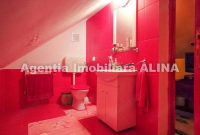 Casă cu 3 camere în Vulcan - 1