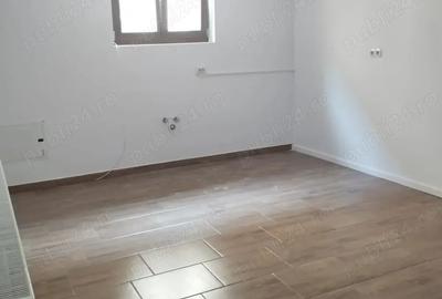 Spațiu comercial, de 50 mp, în Central - 4