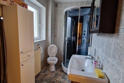 Casă cu 6 camere cu Canalizare în Central - 8