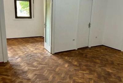 De vanzare Apartament 3 camere Mihail Kogalniceanu facultatea de Drept - 1