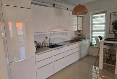 Apartament cu 2 camere decomandat, mobilat în Central - 3