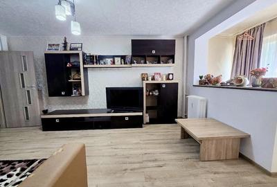 Apartament cu 3 camere semidecomandat în Colentina - 15