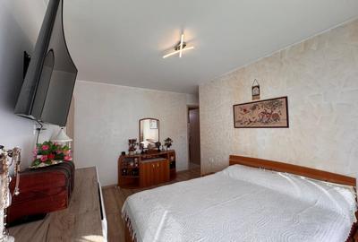 Apartament cu 3 camere decomandat, mobilat în Tractorul - 12