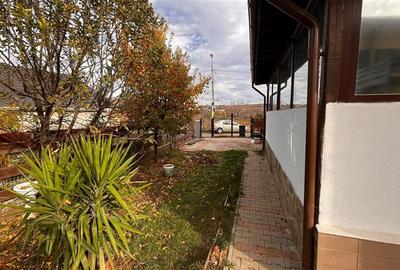 Apartament cu 4 camere decomandat în Bucium - 1