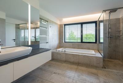 Experience Exclusive Living - 18