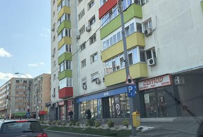 Spațiu comercial, de 51 mp, în Central