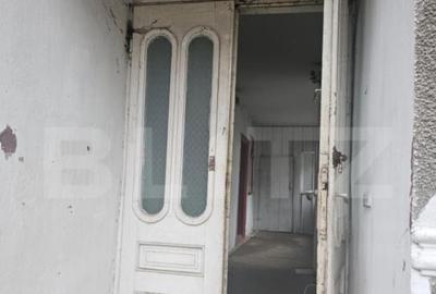 Casa veche cu 4 camere, demisol, teren 300 mp, zona Campen - 7