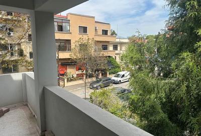 Casă cu 12 camere cu Canalizare în Cotroceni - 2