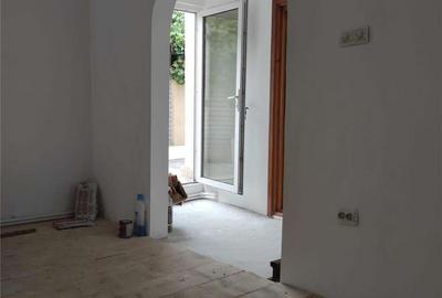 Casă cu 4 camere în Central - 1