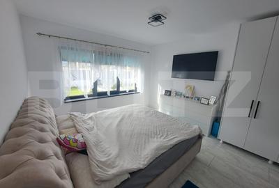 Casa parter cu priveliste spre munte,singur in curte - 11