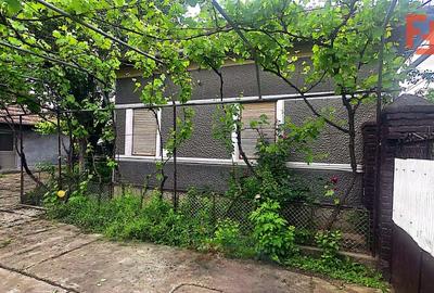 Casă individuală cu 5 camere cu Teren 1439 Mp în Ineu - 2