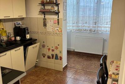 Apartament cu 3 camere, mobilat în Central - 1